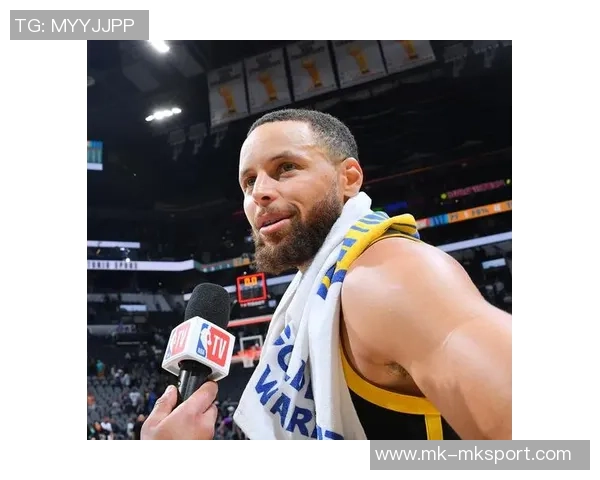 库里谈球队状态：一切顺理成章目标是持续保持良好表现